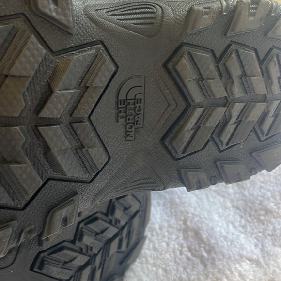 Gently worn The North Face Alpenglow Snow Boots Size US 7 big boys - Picture 10 of 14